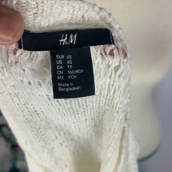 H & M sweater - Picture 2 of 6